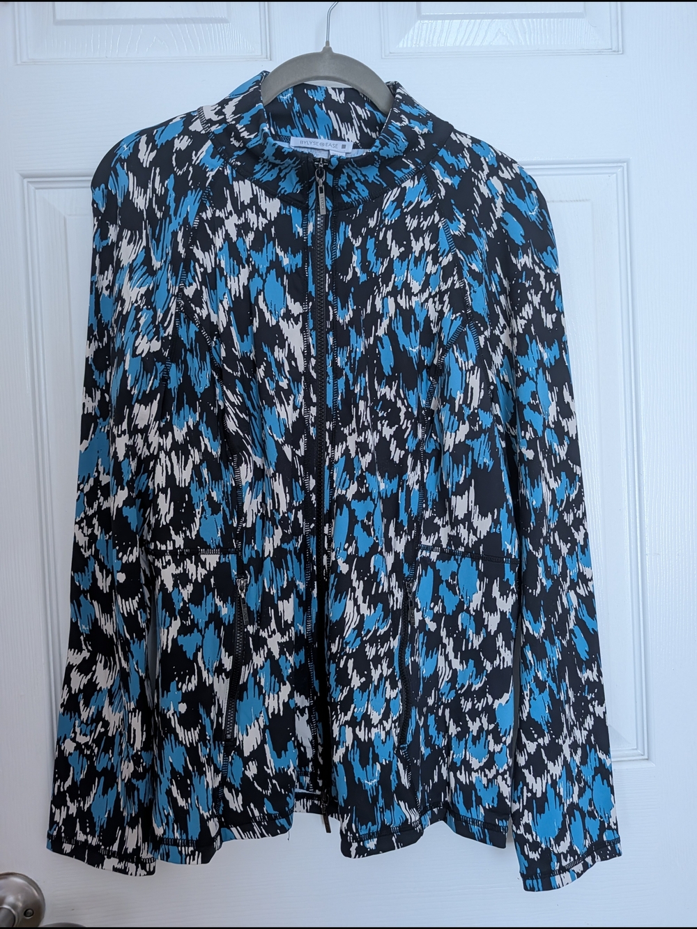 Worthington Blue Abstract Zip-Front Long Sleeve Top